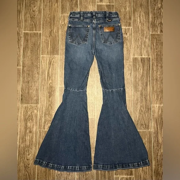Wrangler Retro High Rise Flare Jeans Women’s Bell Bottoms Rodeo Blue Size 26x34 - Picture 5 of 10